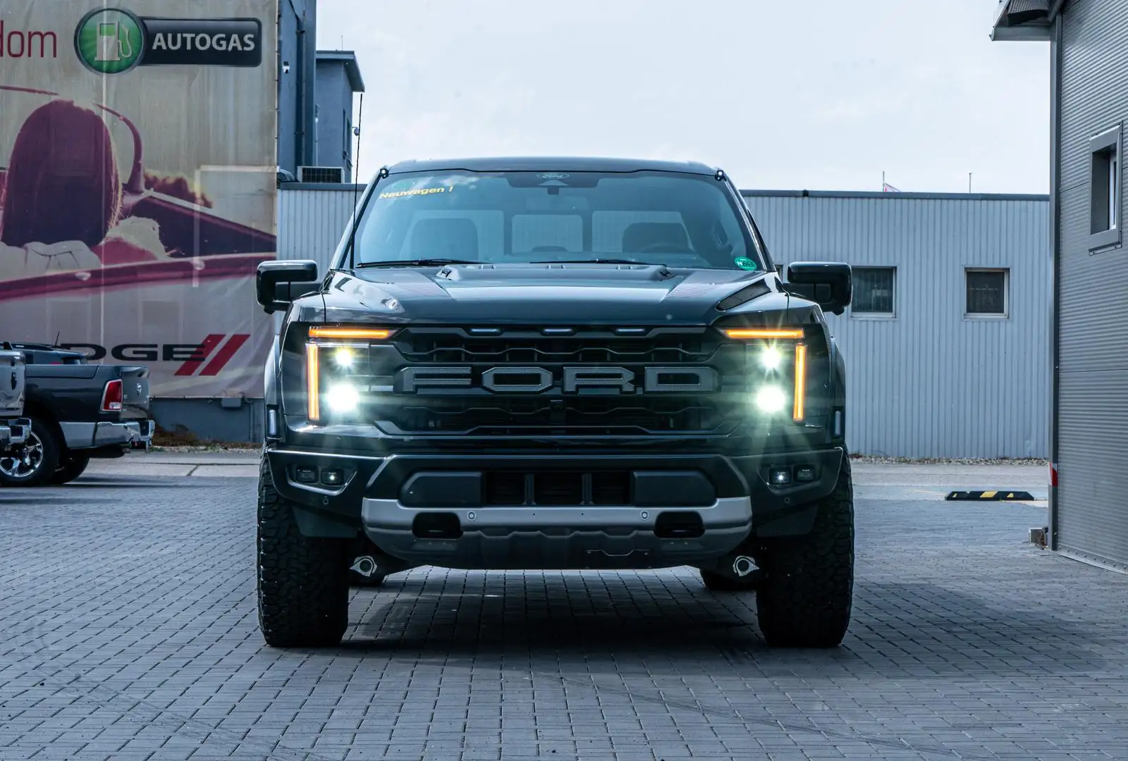 Ford F 150 Raptor MY25,3,5l,Navi,Pano,360°,LPG Schwarz - 2