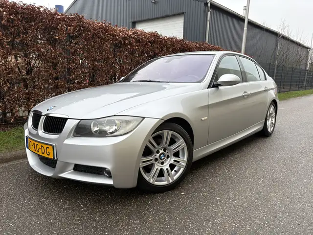 BMW 318 3-serie 318i Executive / M-PAKKET / NAVI / CRUISE