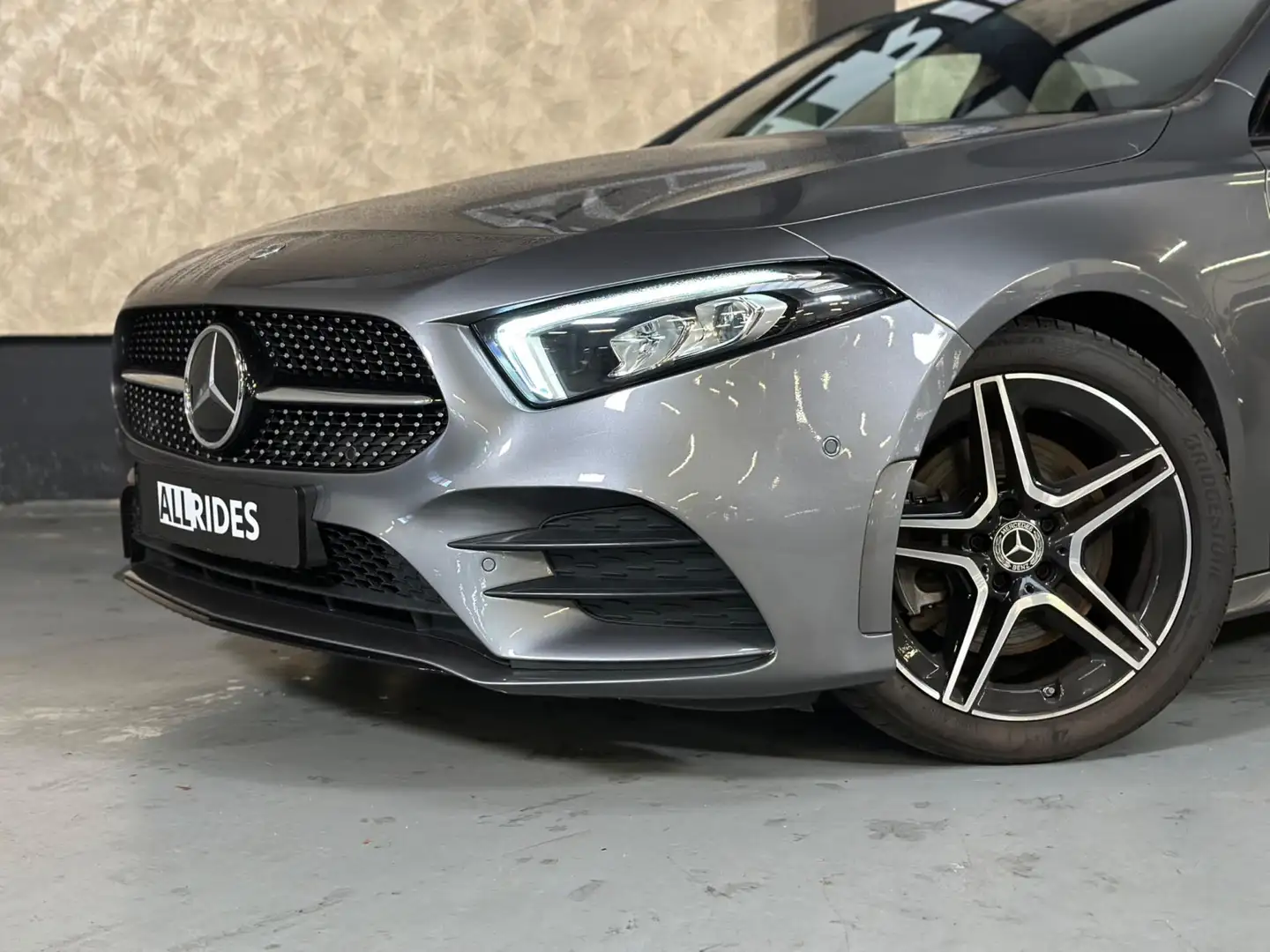 Mercedes-Benz A 250 Premium Plus AMG Night | pano | camera | DAB | key Grijs - 2