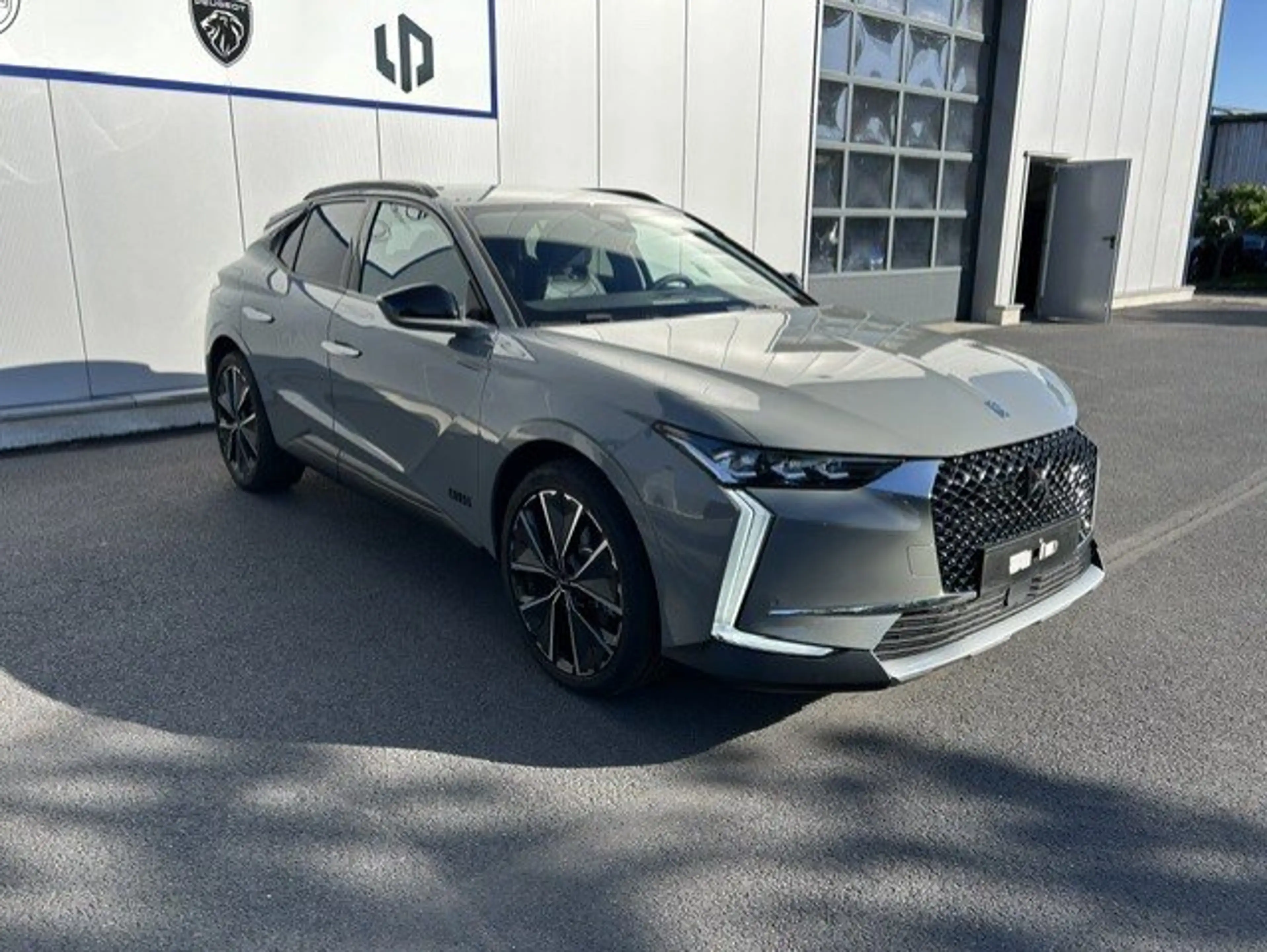 DS Automobiles DS 4 Cross Rivoli E-Tense 225pk — photo 3
