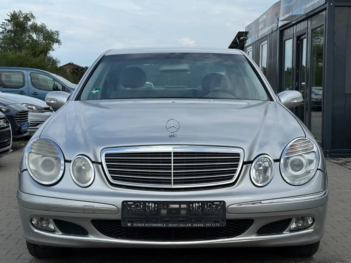 Mercedes-Benz E 200 Lim. Kompressor Classic+Automatik+ Silber - 2