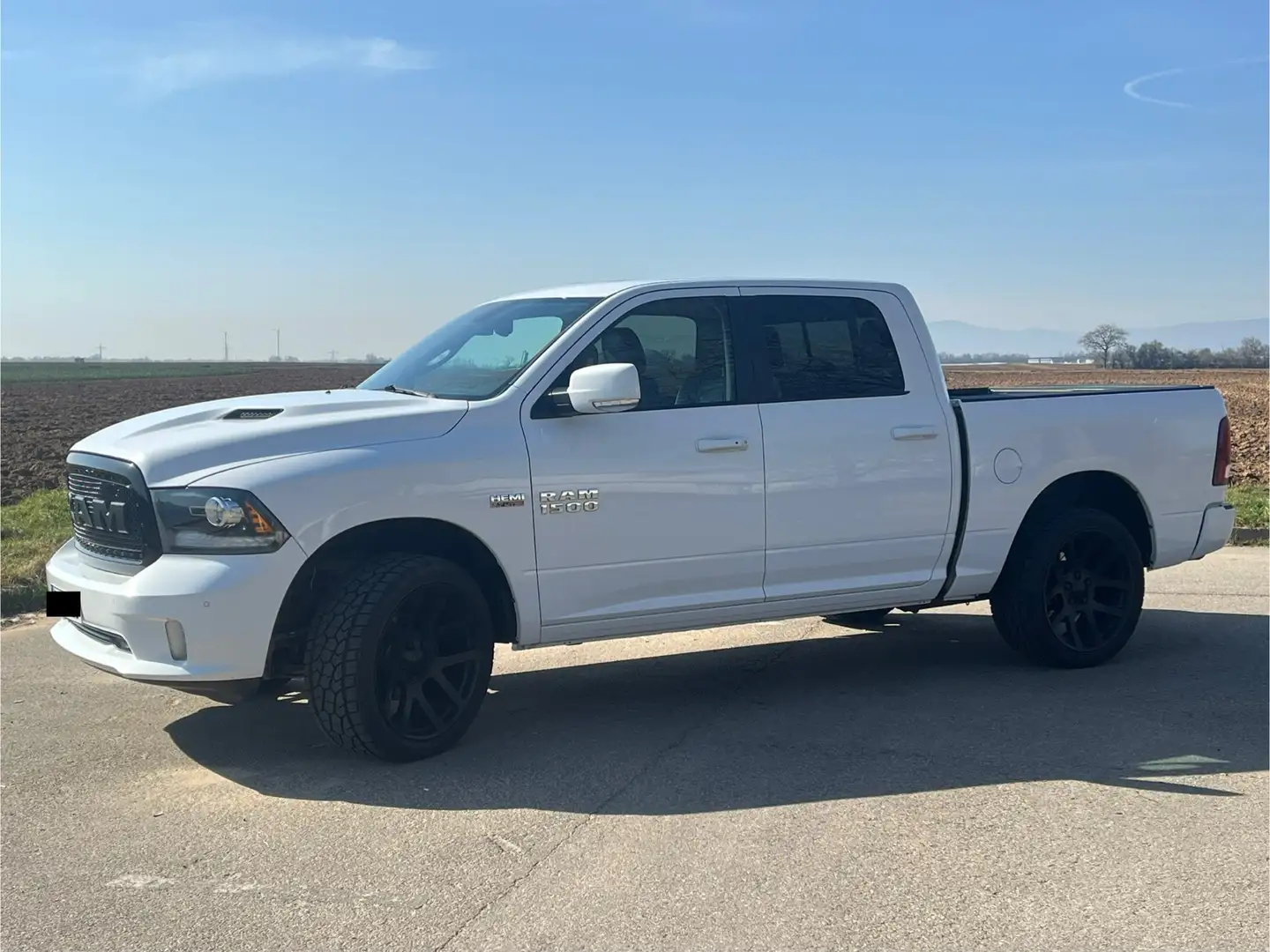 Dodge RAM 1500 5.7 Hemi V8 4x4 Sport Bílá - 1