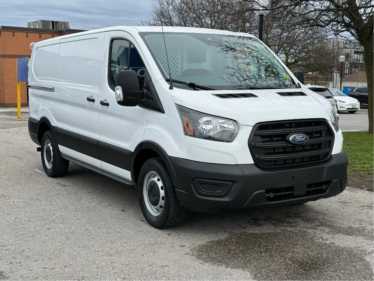 Ford Transit Cargo Van снимка Ford Transit Cargo Van