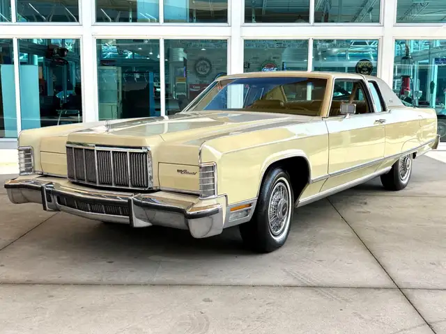 Lincoln Continental Town Coupe