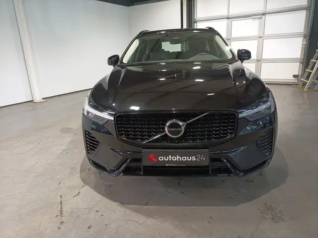Volvo XC60 view 2