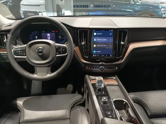 Volvo XC60 view 9