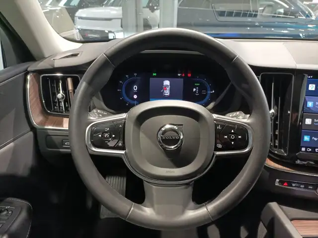 Volvo XC60 view 10