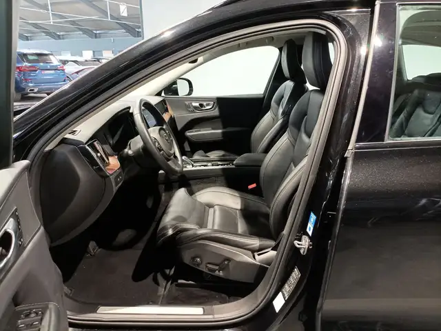Volvo XC60 view 8