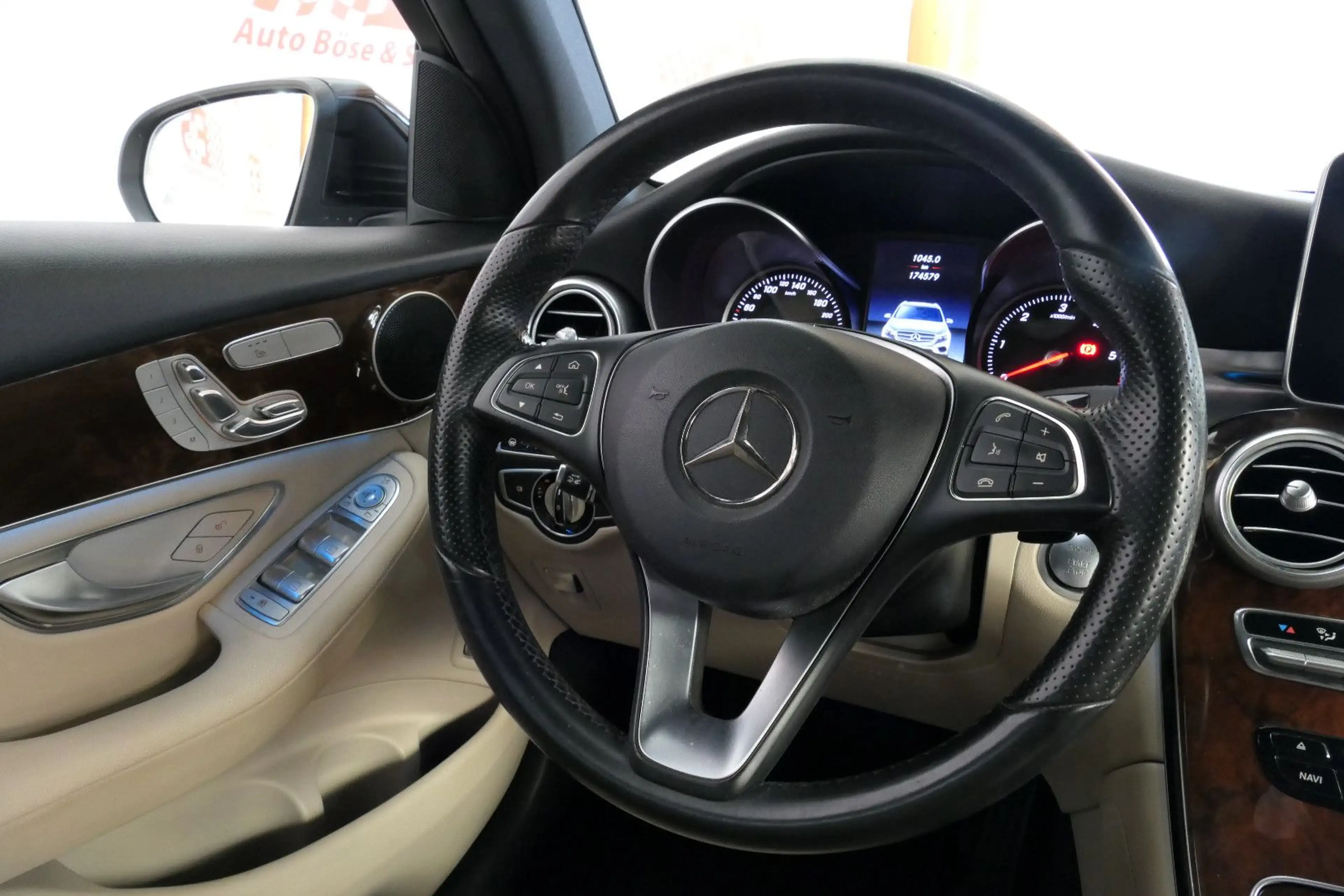 Mercedes-Benz GLC 250 d 4Matic Exclusiv *LED*AHK*LEDER*LUFT* — photo 15