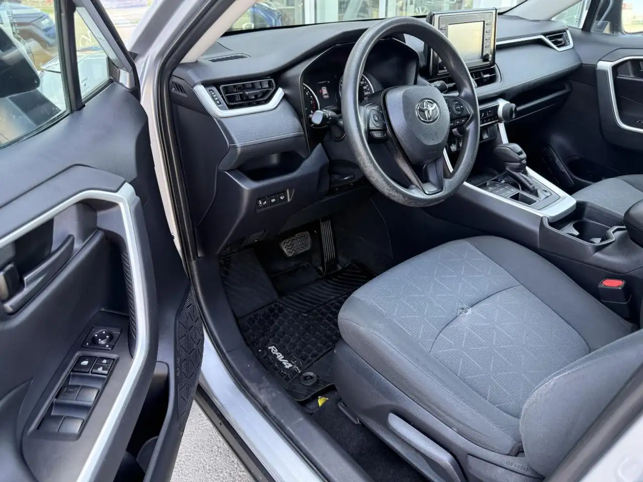 Toyota RAV 4 снимка Toyota RAV 4