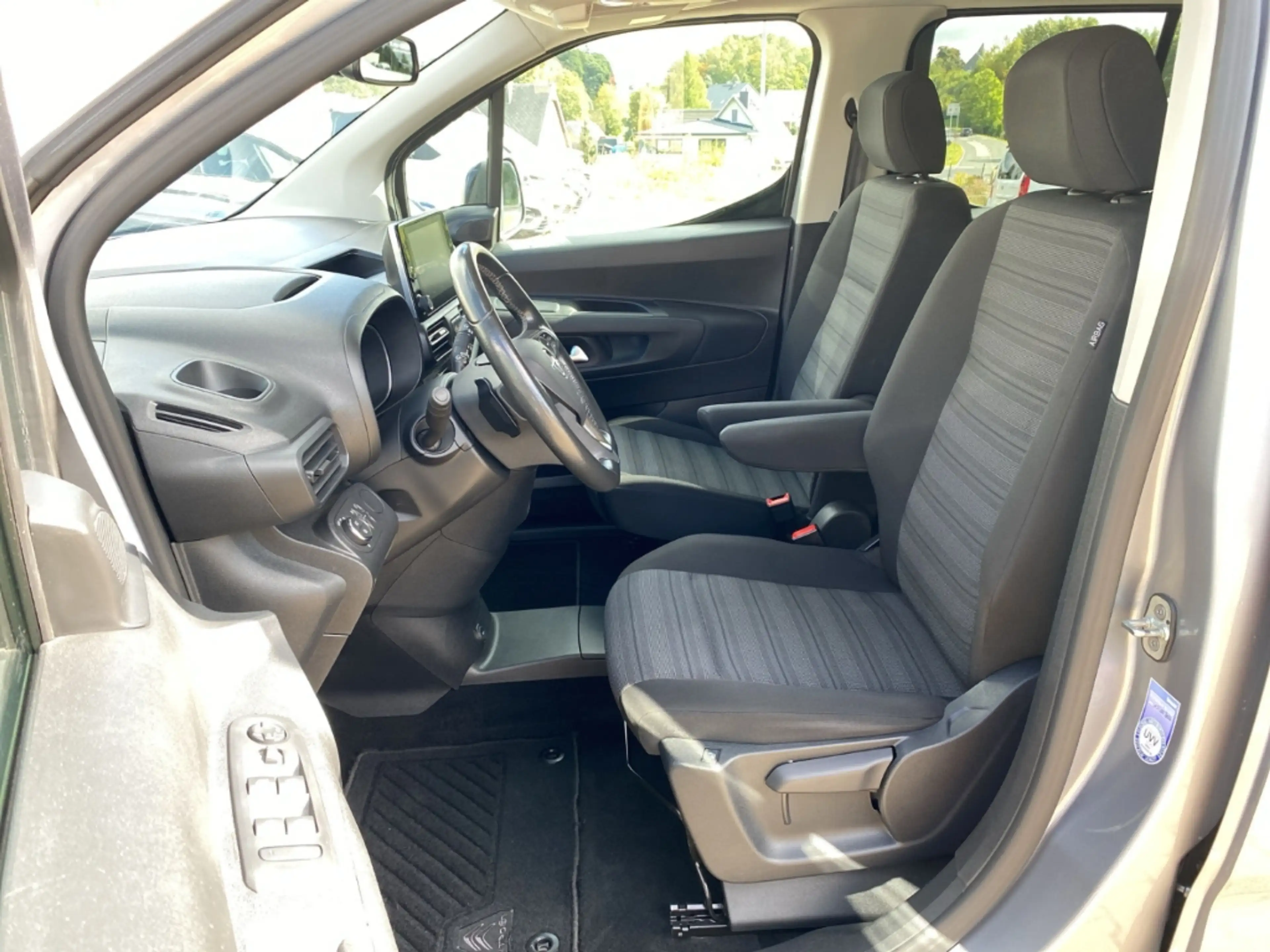 Opel Combo Life DI TURBO ELEGANCE E Elegance 1.2 Turbo NAVI+KLIMA+ — photo 9