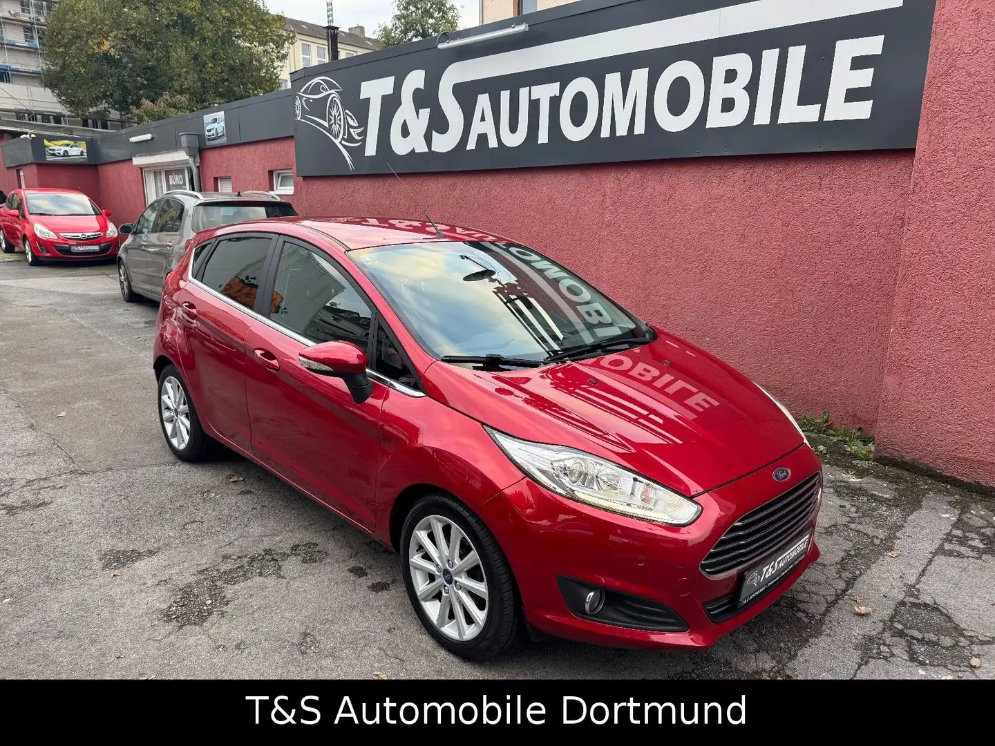 Ford Fiesta Titanium ( Zahnriemen & Service Neu ) Rot - 1