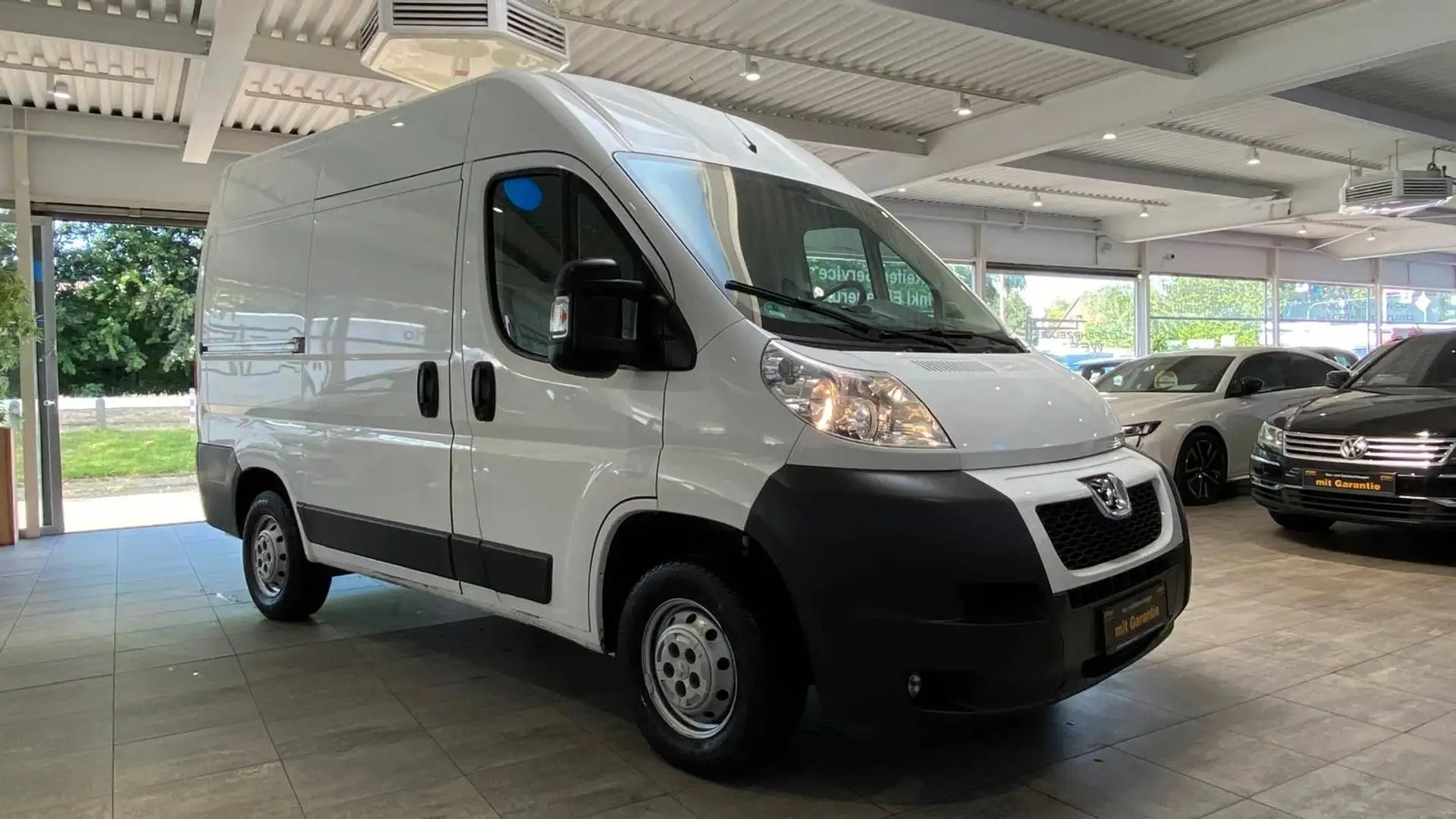 Peugeot Boxer 2,2 HDI Hochdach*L1-H2*Garantie*1.Hand* Білий - 2