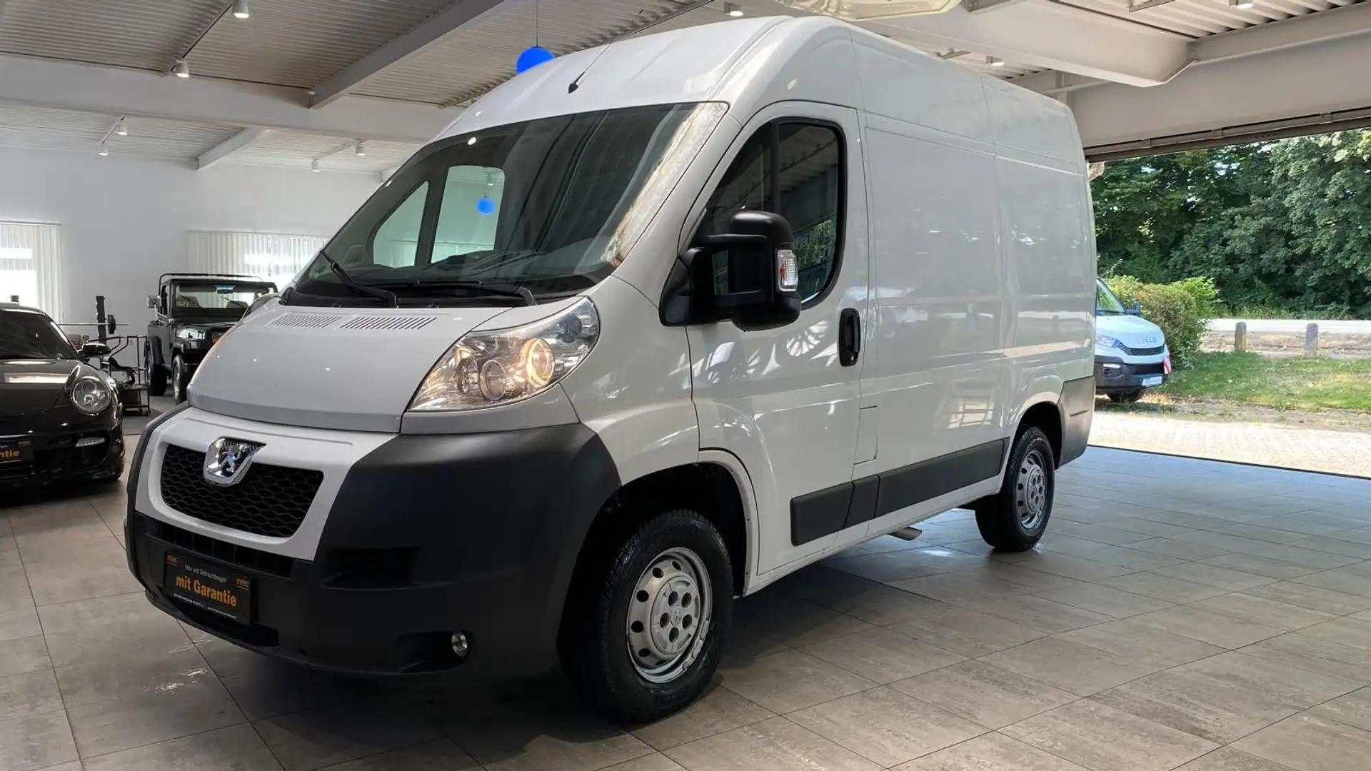 Peugeot Boxer 2,2 HDI Hochdach*L1-H2*Garantie*1.Hand* Білий - 1