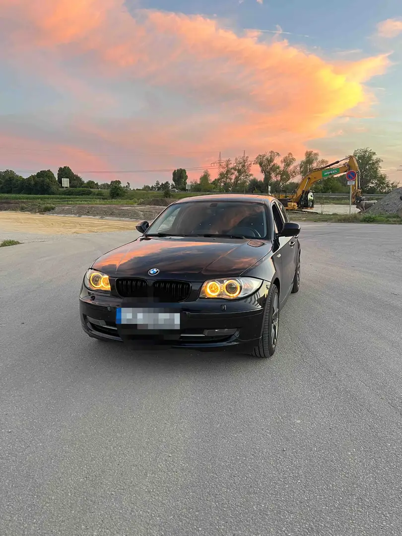 BMW 116 116d Schwarz - 1