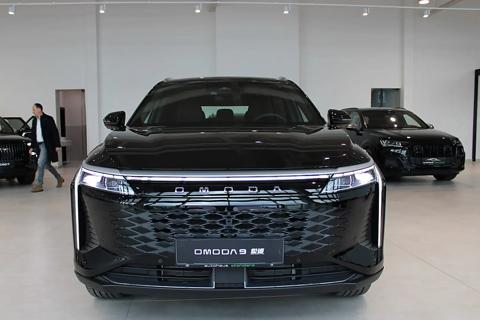 Omoda 9 PHEV 1.5TGDi Premium Line AWD Schwarz - 2