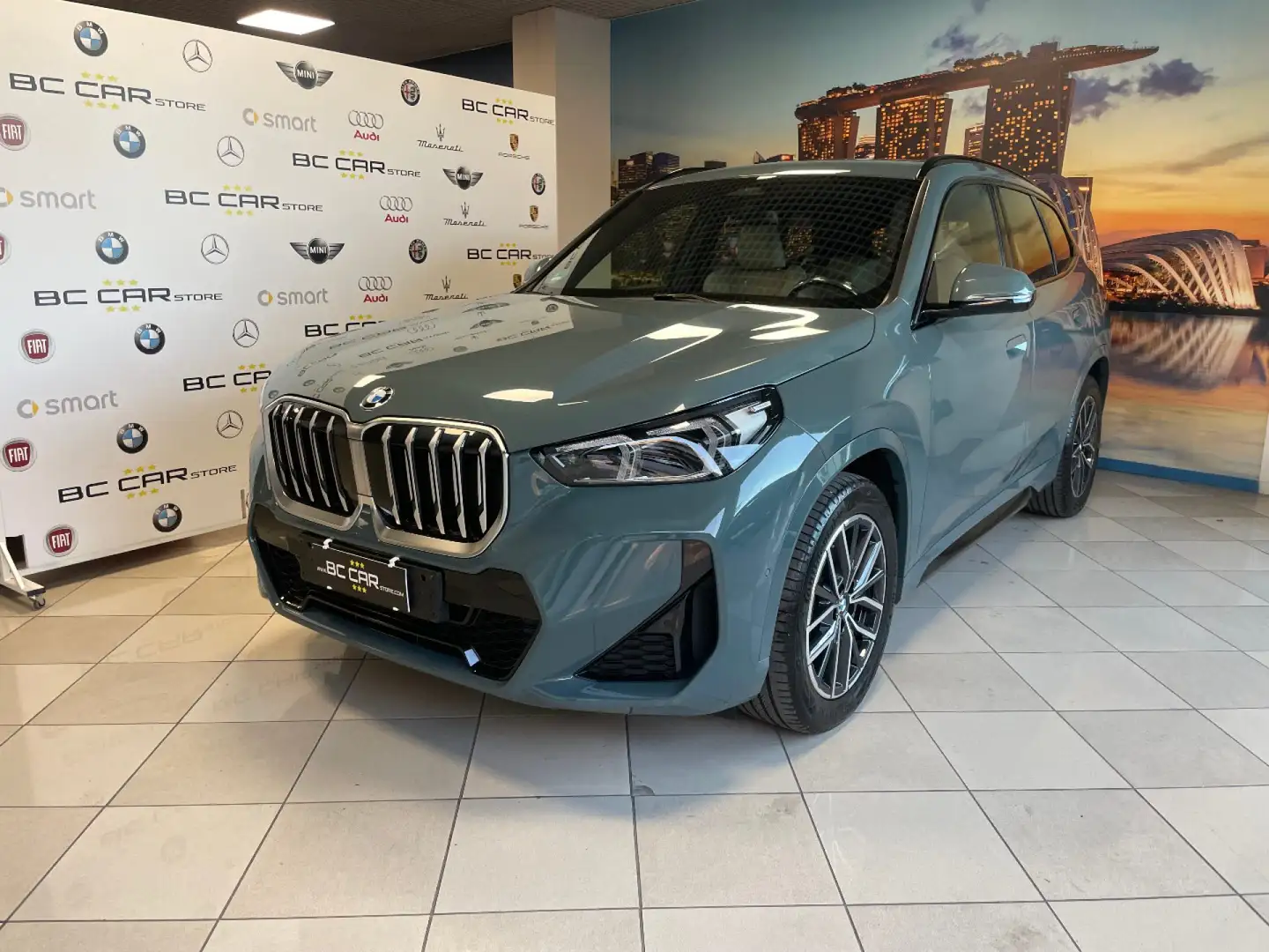 BMW X1 sDrive 18i Autom. 136cv MSPORT Verde - 1