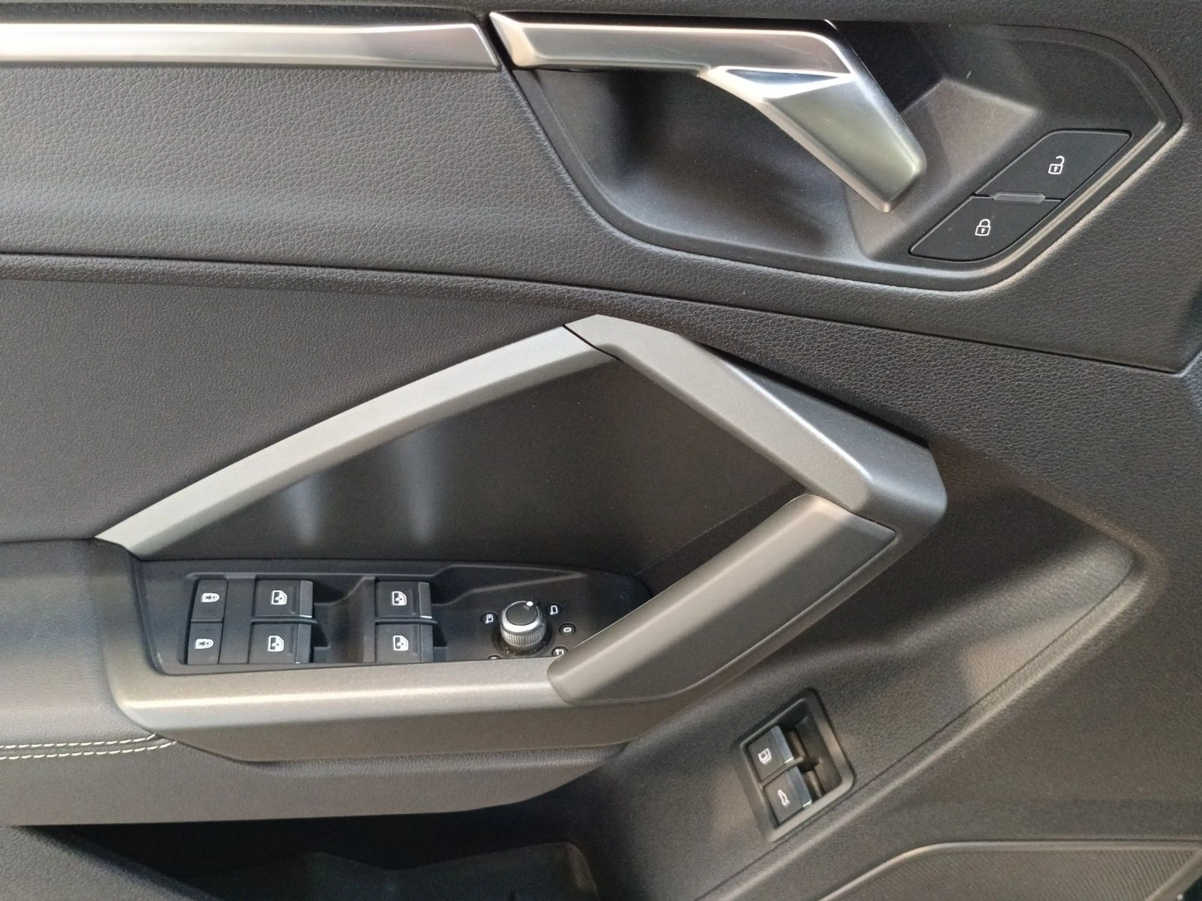 Audi Q3 45 TFSIe 2x S LINE LED NAVI PANO LM20 SONOS — photo 15