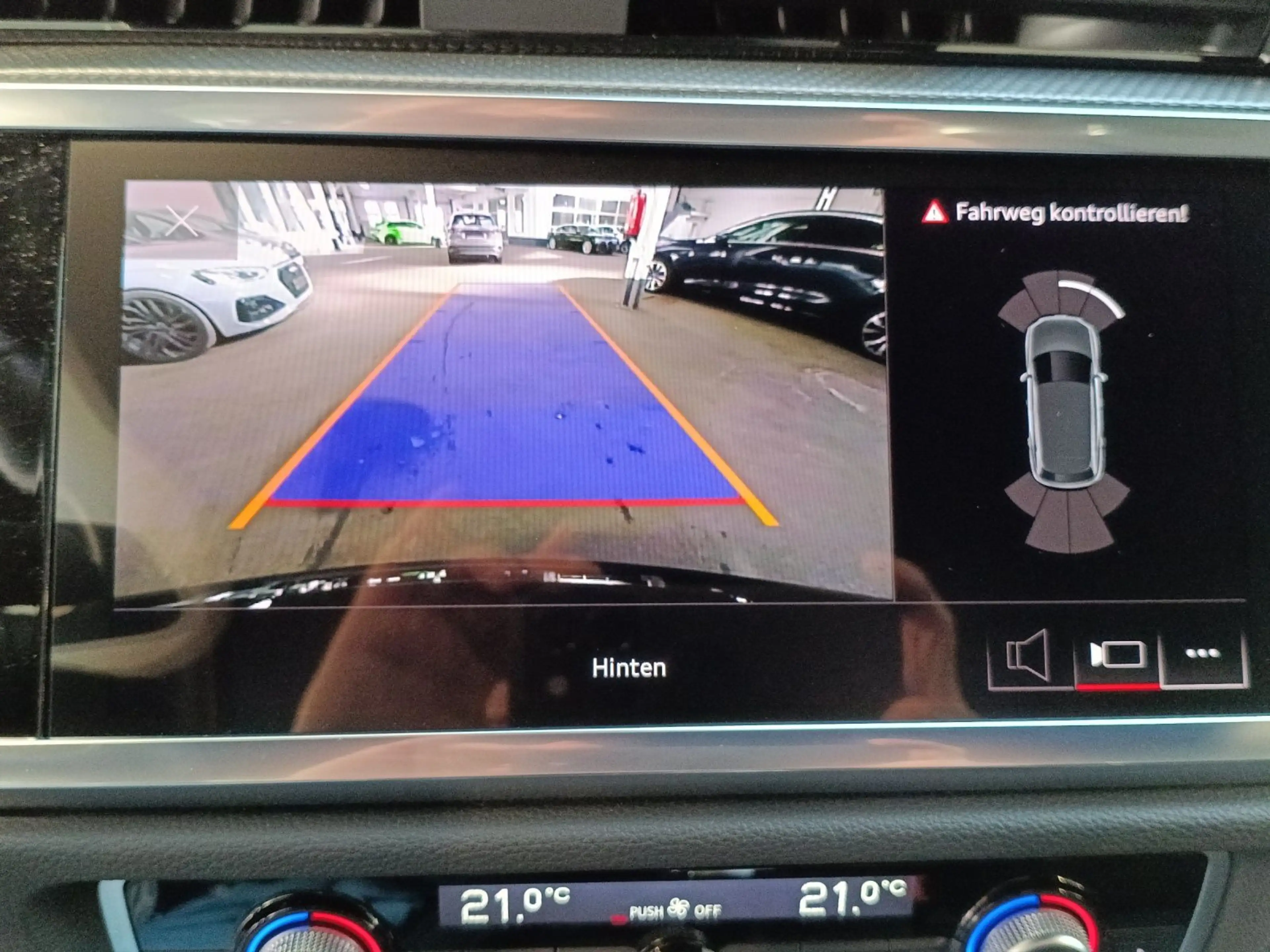Audi Q3 45 TFSIe 2x S LINE LED NAVI PANO LM20 SONOS — photo 11