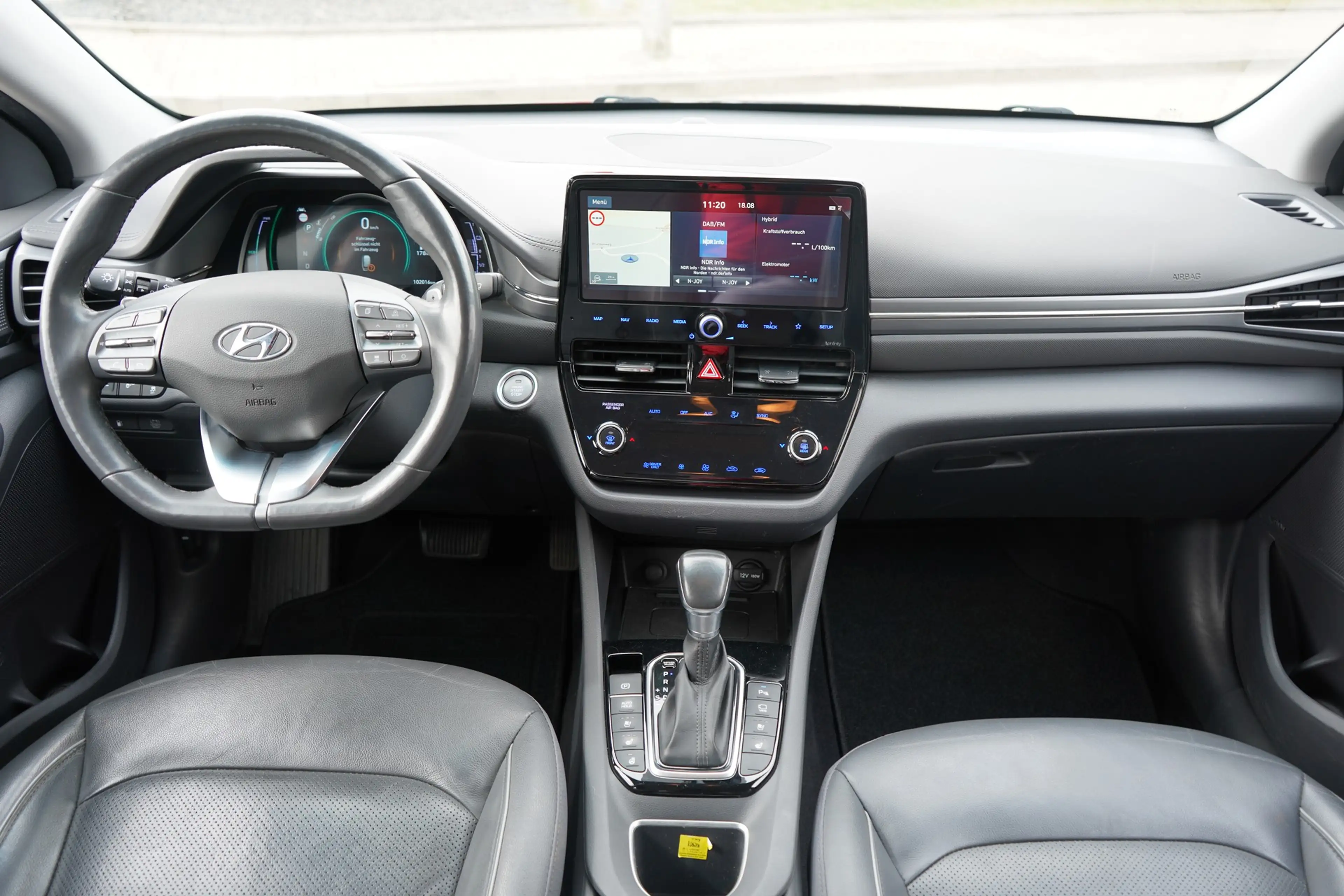 Hyundai IONIQ Ioniq 1.6 Hybrid LED Navi Sitzbelüftung AHK ACC — photo 12