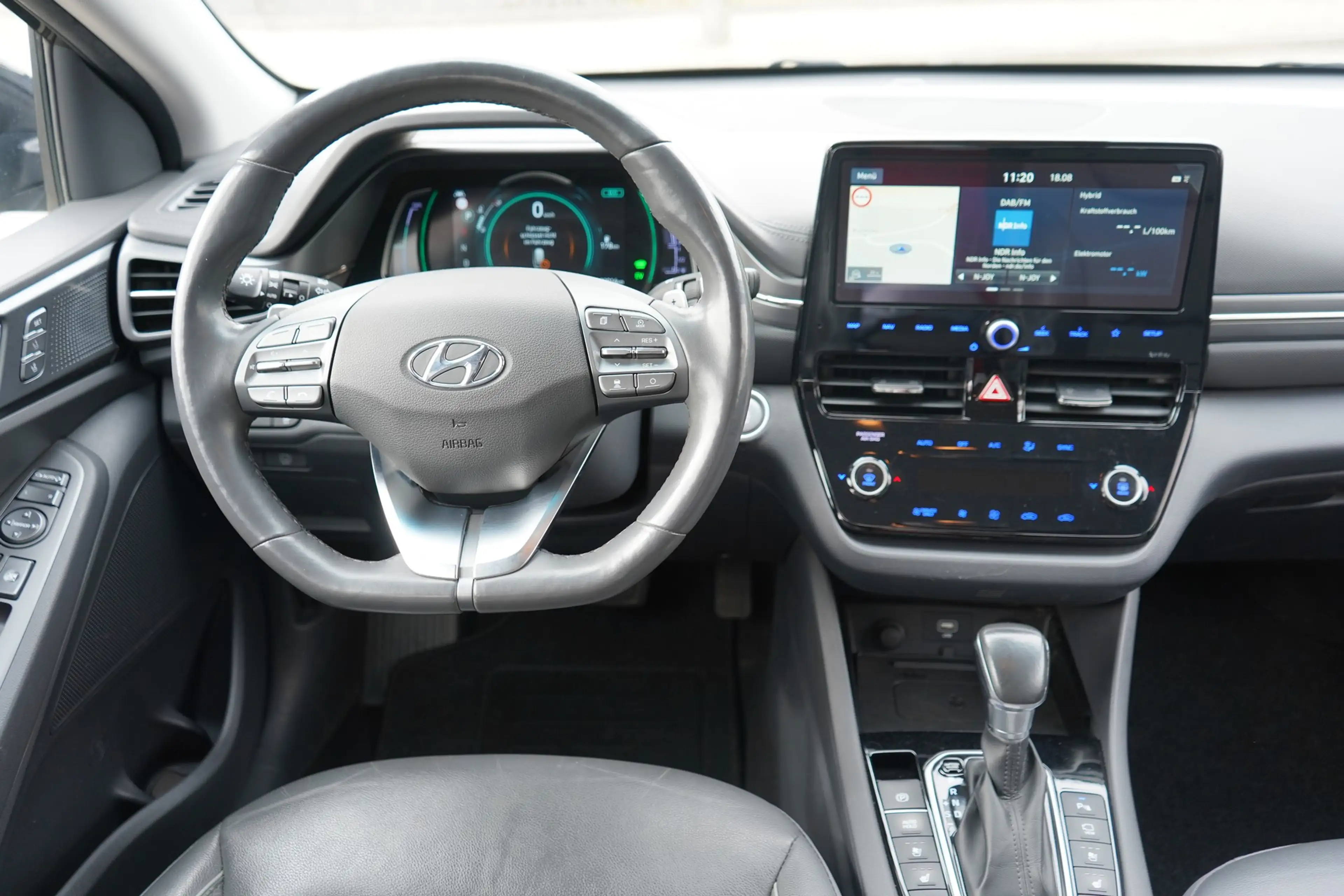 Hyundai IONIQ Ioniq 1.6 Hybrid LED Navi Sitzbelüftung AHK ACC — photo 13