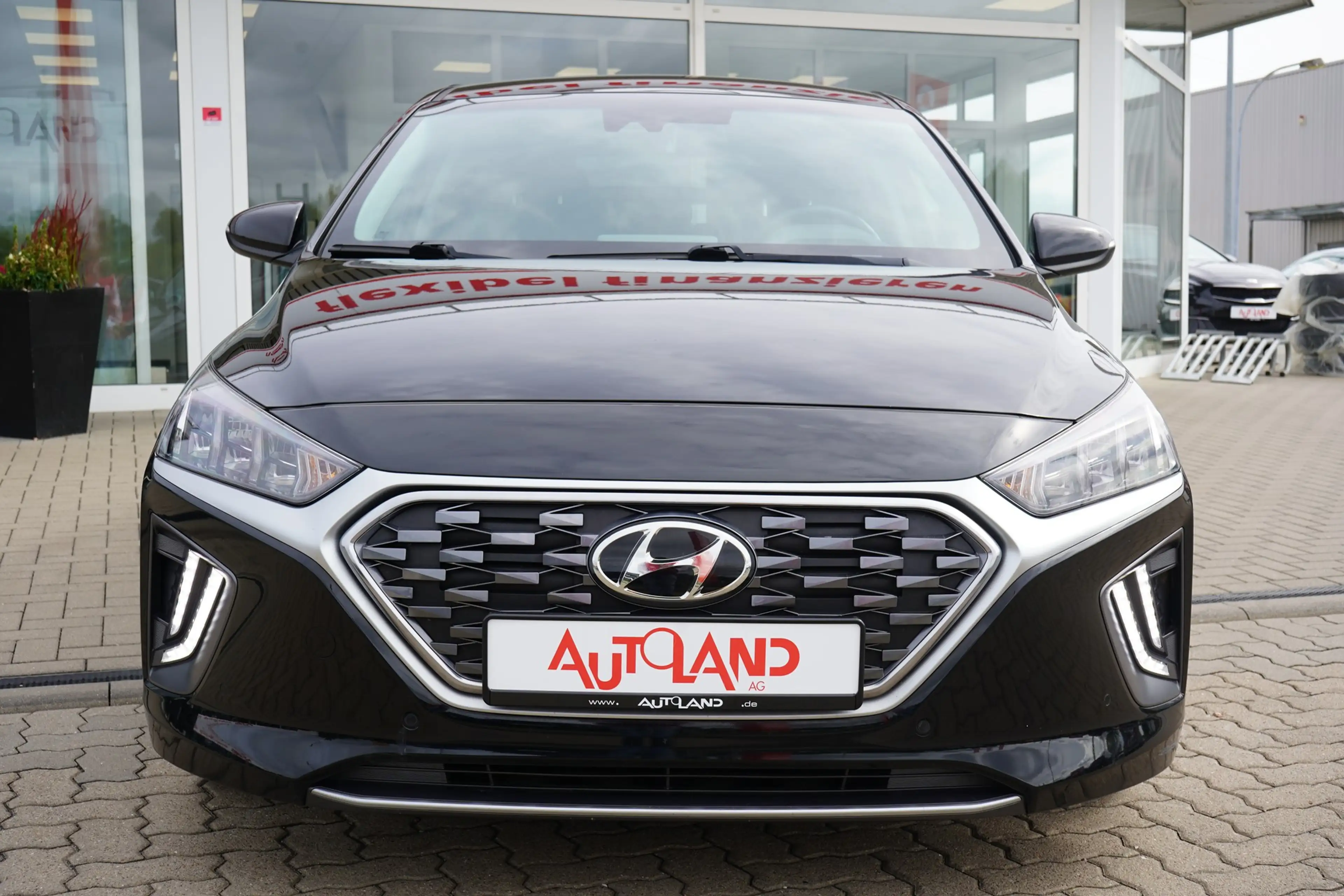 Hyundai IONIQ Ioniq 1.6 Hybrid LED Navi Sitzbelüftung AHK ACC — photo 9