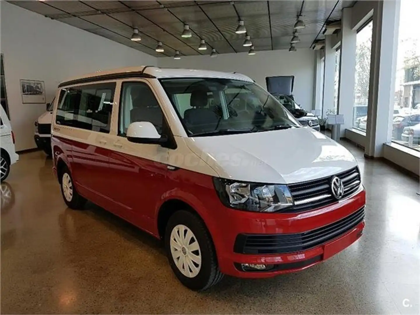 Volkswagen T6 California California 2.0TDI BMT Beach 110kw Beach Rojo - 2