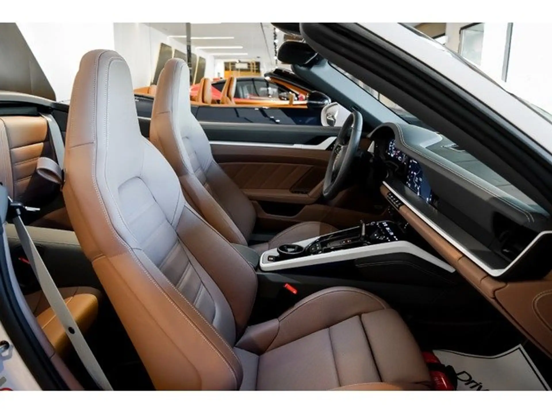 포르쉐 911 Carrera T Cabriolet 2026 화이트 사진 8