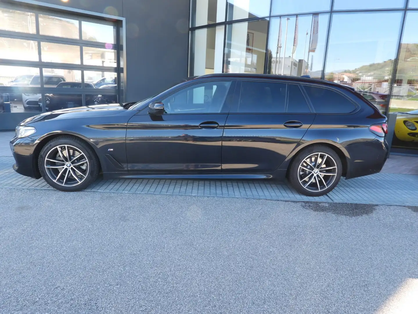 BMW 520 48V 190CV TOURING M-SPORT AUTO (2021) - 2