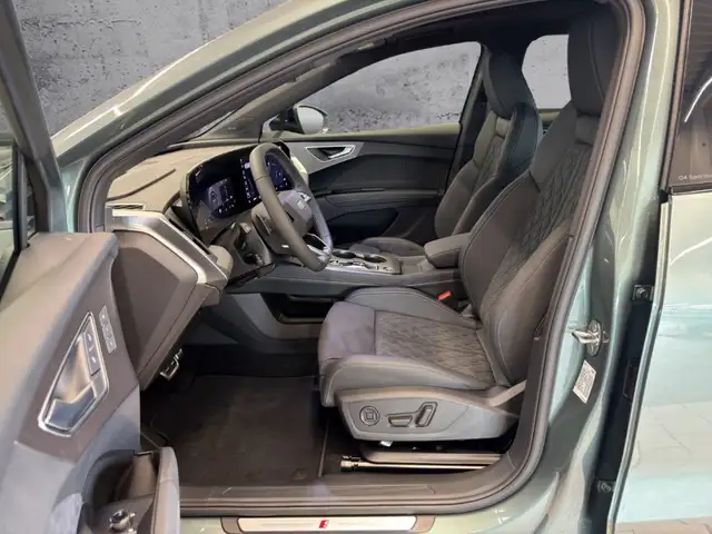 Audi Q4 E-Tron view 8