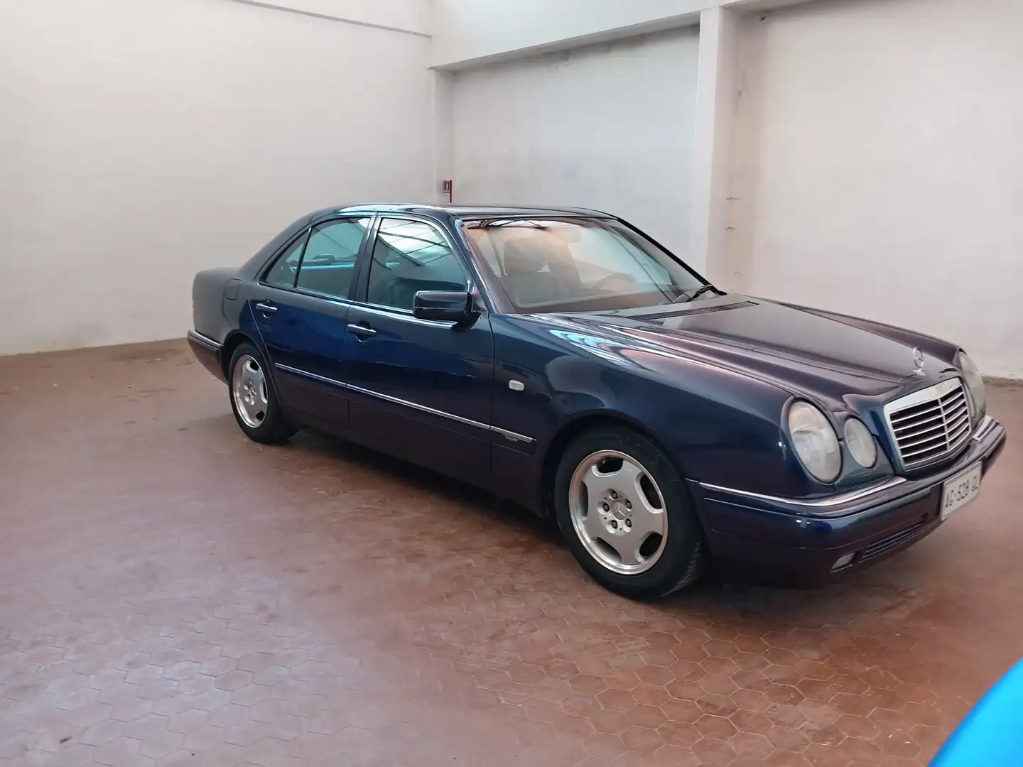 Mercedes-Benz E 200 Avantgarde Blu/Azzurro - 1