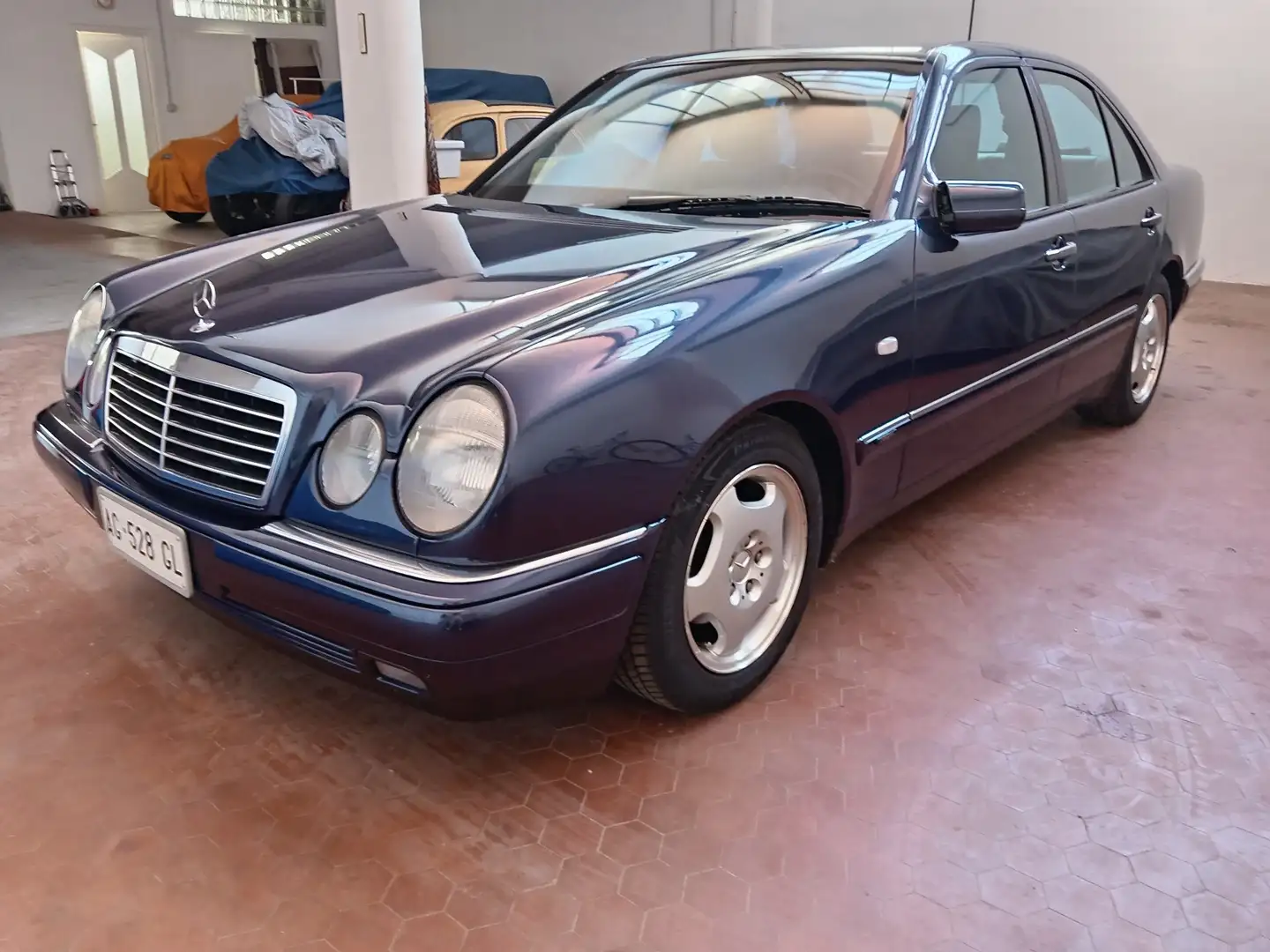Mercedes-Benz E 200 Avantgarde Blu/Azzurro - 2