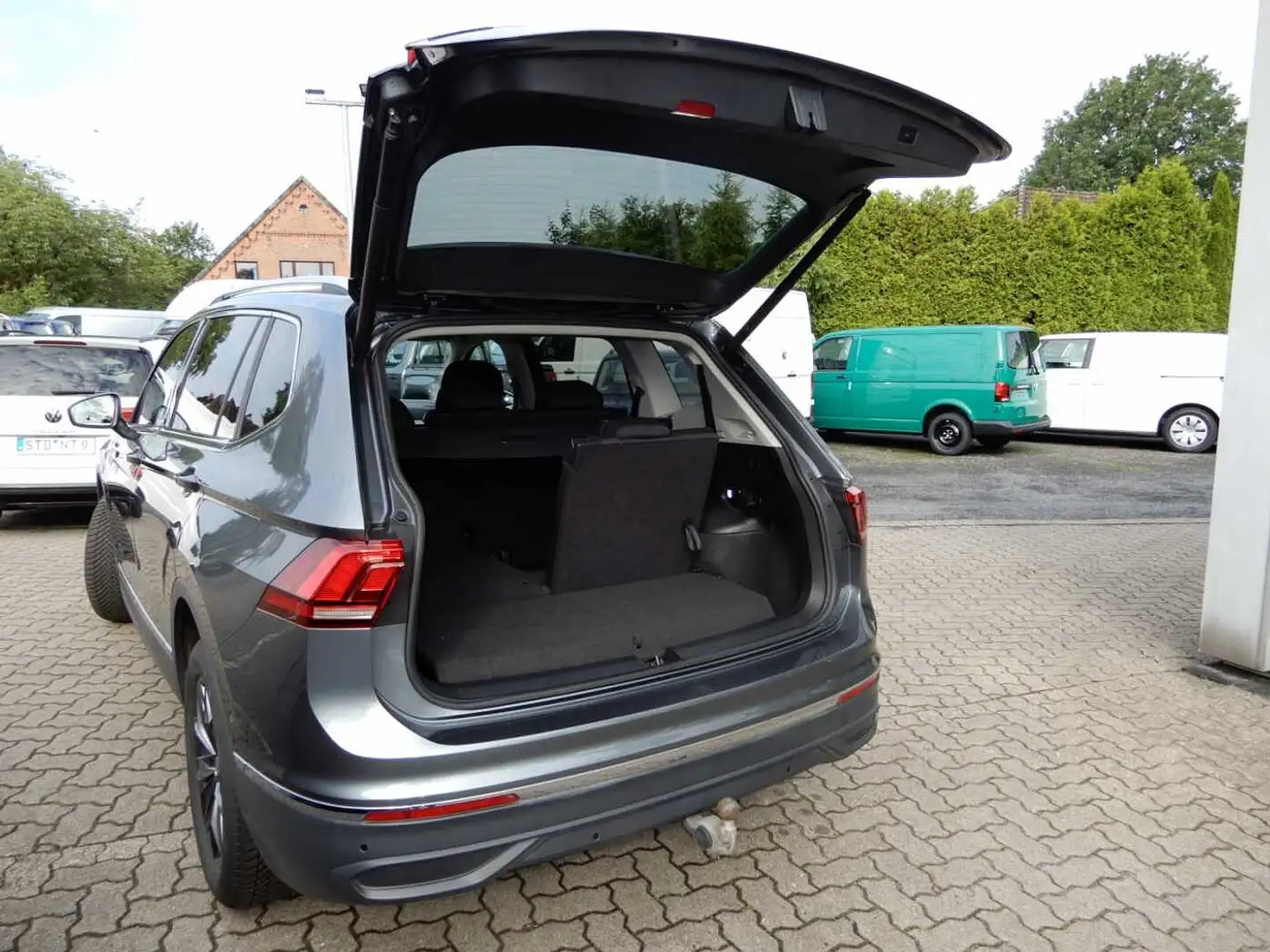 Volkswagen Tiguan Allspace I 1.5 TSI OPF DSG Move Серый - 2