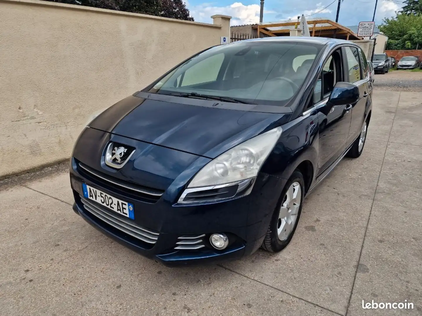 Peugeot 5008 1.6 hdi 110ch 7places édition lancement pack Blau - 1
