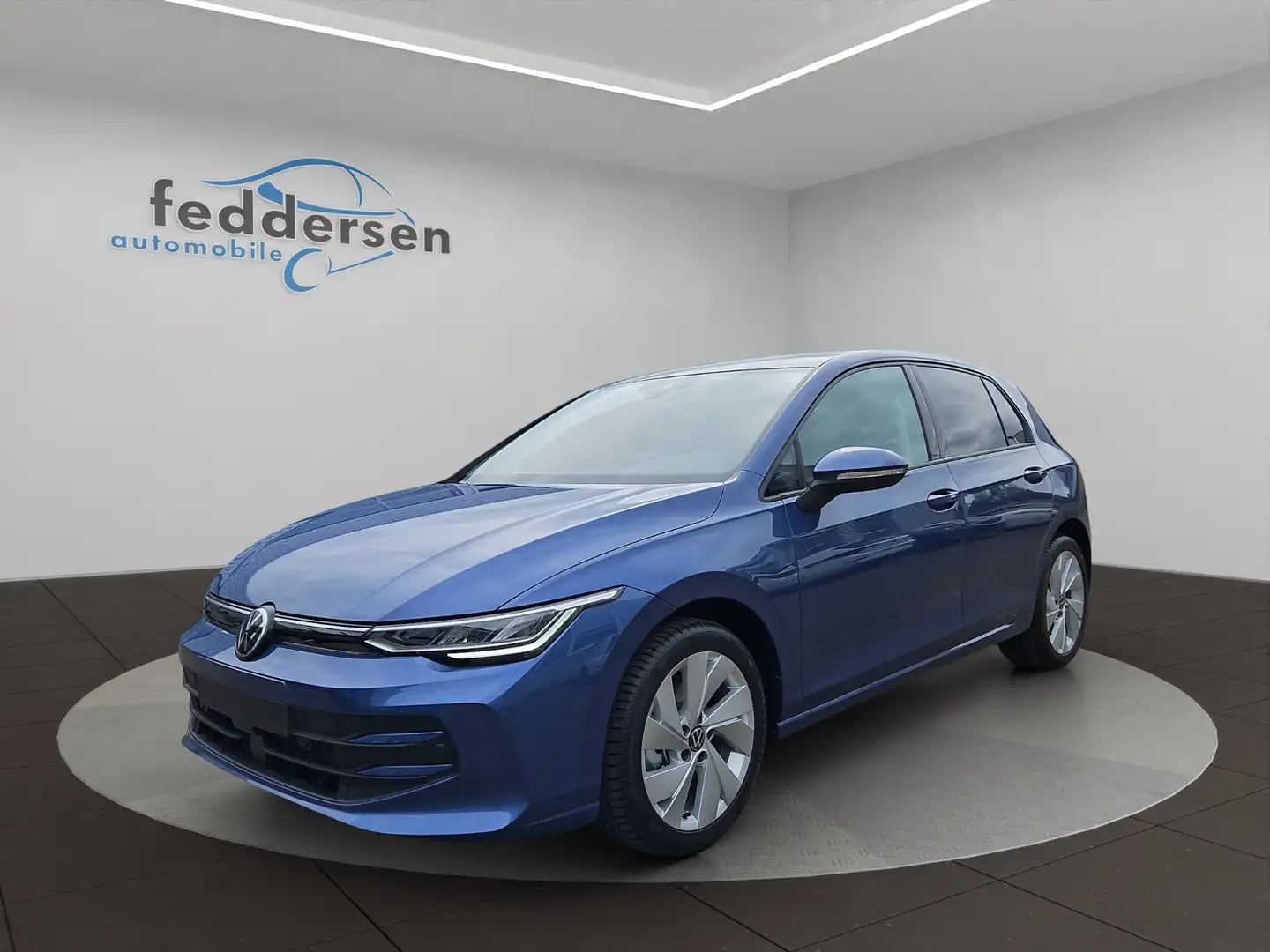 Volkswagen Golf VIII Life 1.5 TSI AHK Sitzheizung Panorama LED KL Blau - 2