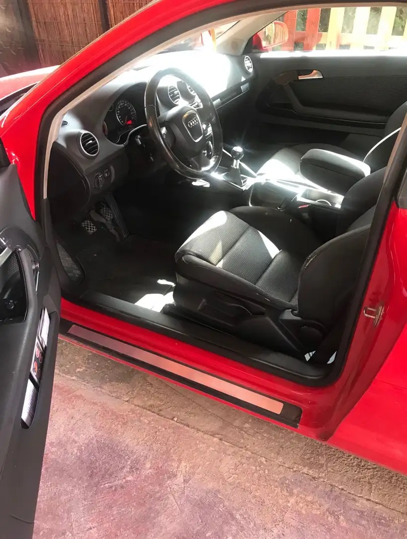 Audi A3 A3 1.9TDI Ambiente DPF Ambiente Rojo - 2