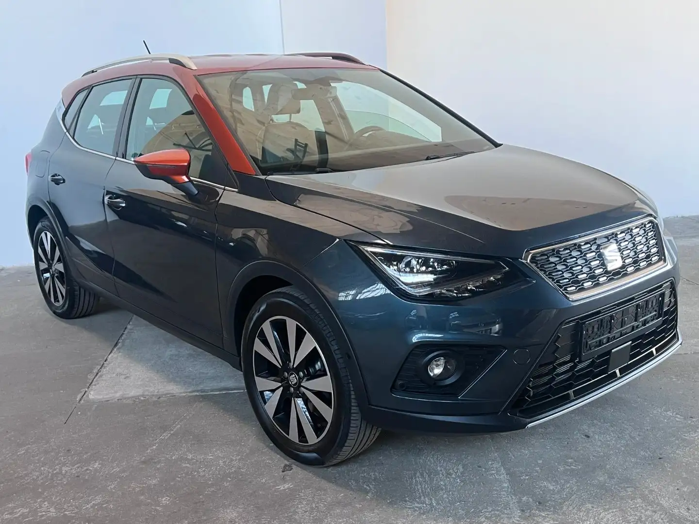 SEAT Arona Beats 1.0 Grau - 2