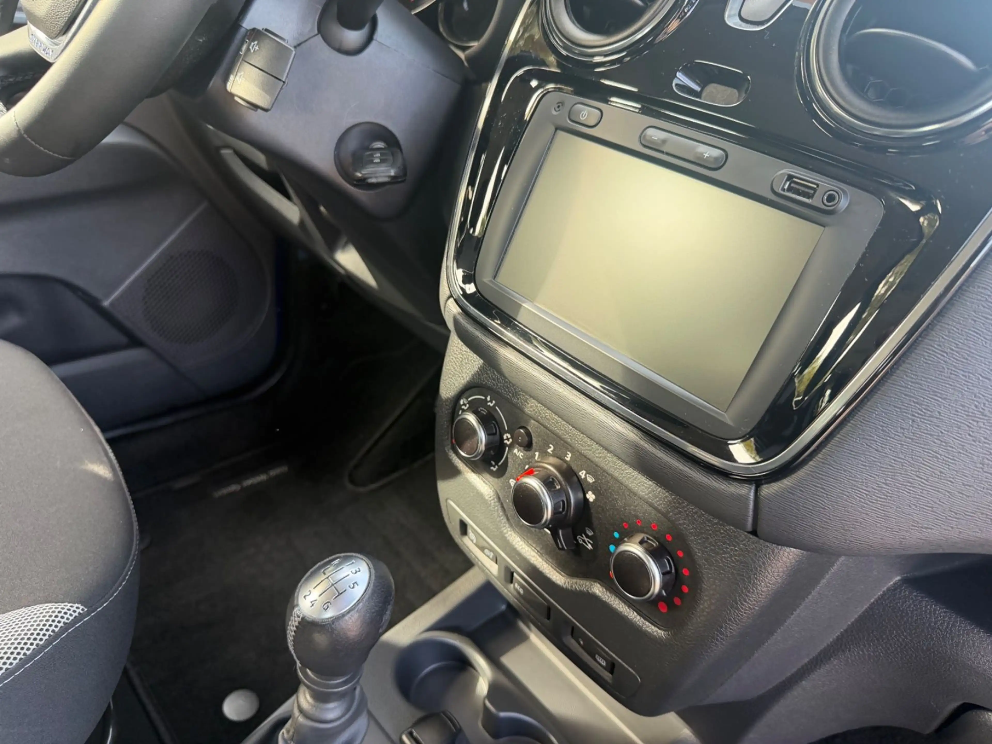 Dacia Lodgy Stepway Kamera Navi TÜV/ServiceNeuGarantie — photo 15