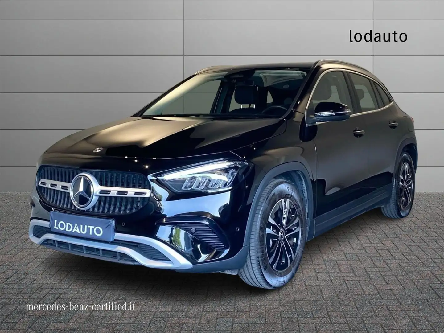 Mercedes-Benz GLA 180 GLA 180 d Automatic Advanced Černá - 1