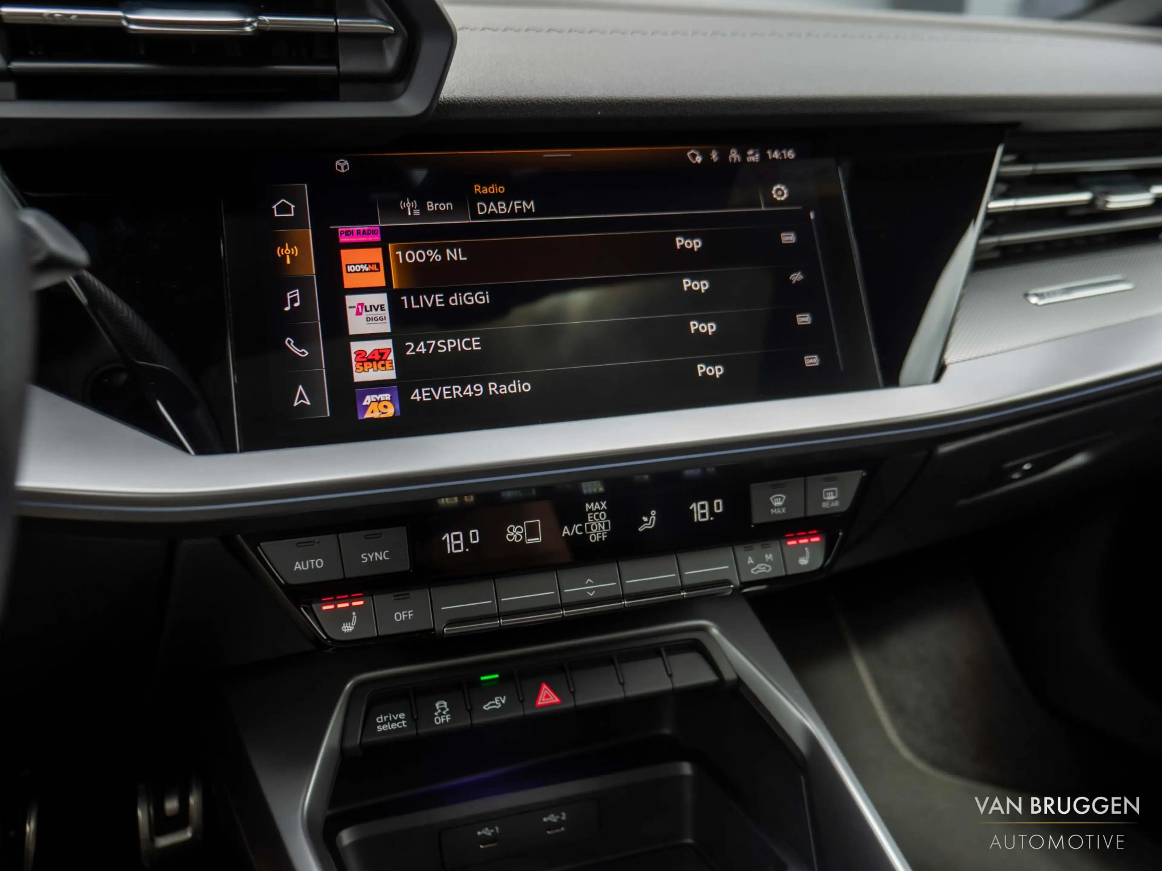 Audi A3 Sportback 45 TFSI e S-Line Pano RS-Stoelen B&O Sfe — photo 35