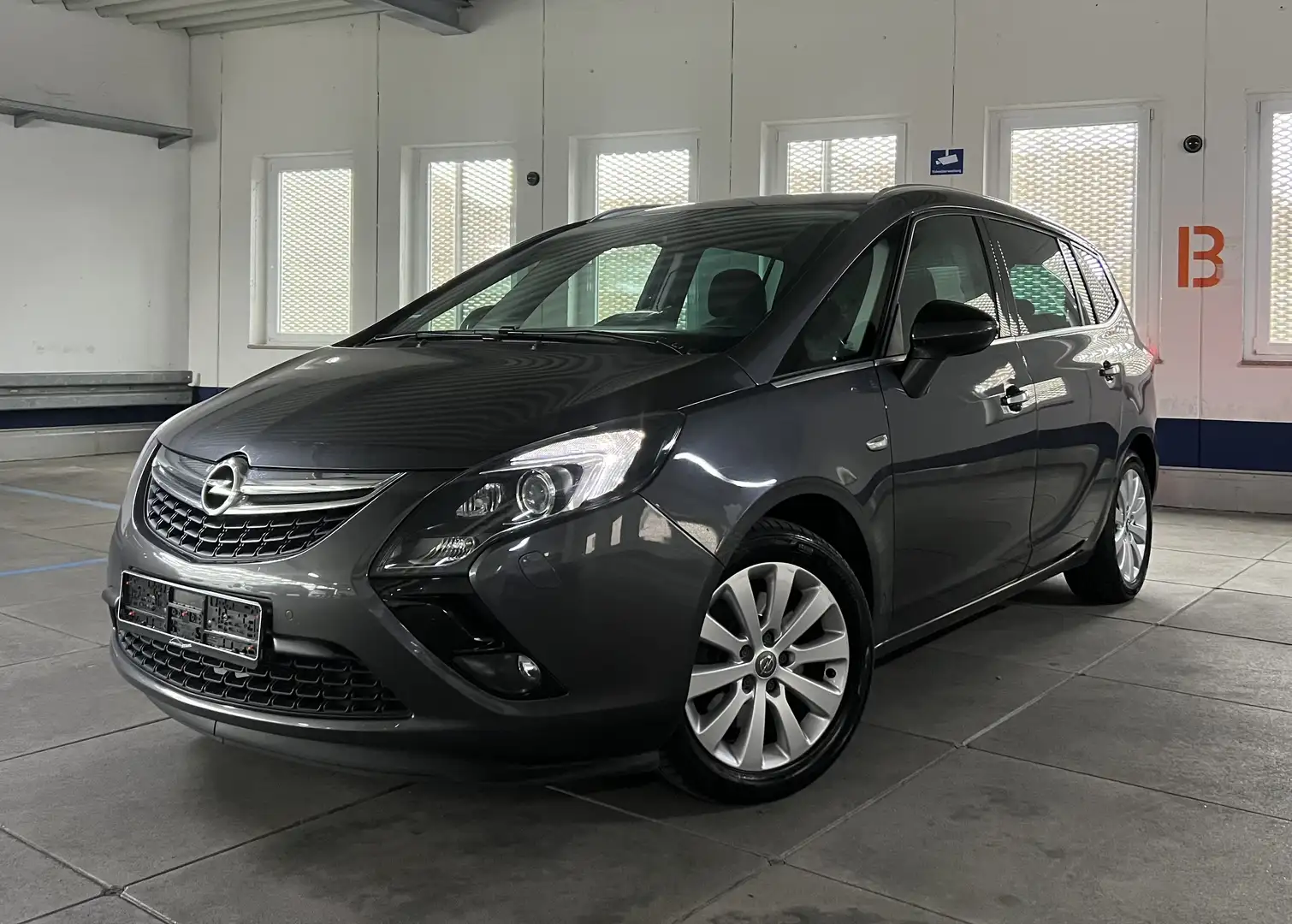 Opel Zafira Tourer 2.0CDTI Innovation 7 Sitze165PS 1Vorbesitzer Grau - 1