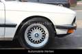 BMW 520 i E28*LIMO*TÜV NEU*H-ZULASSUNG*SCHALTER*TOP* Білий - thumbnail 9