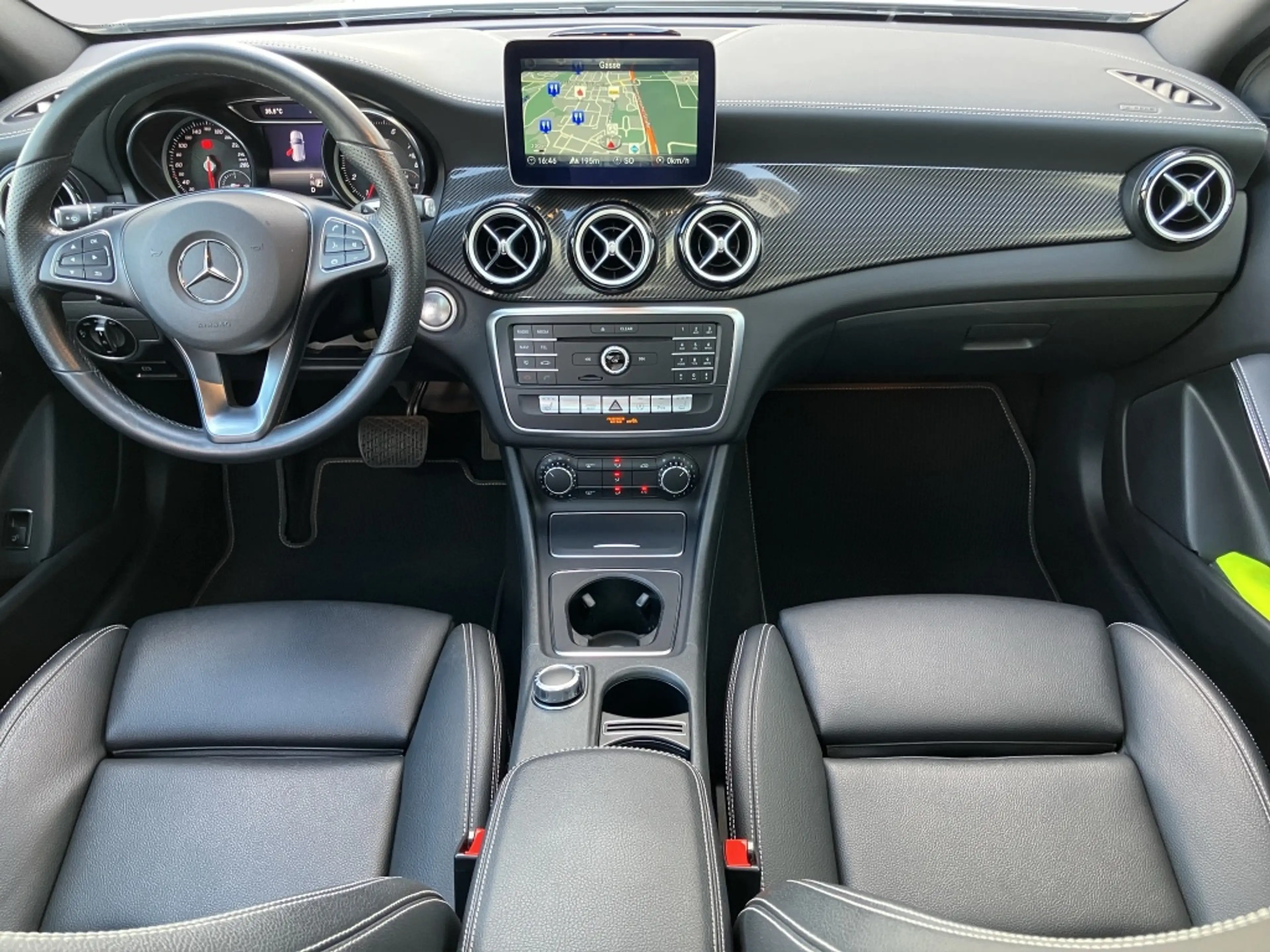 Mercedes-Benz GLA 200 AMG*NIGHT*AHK*PANO*LED*NAVI*SITZH*19ZOLL — photo 6