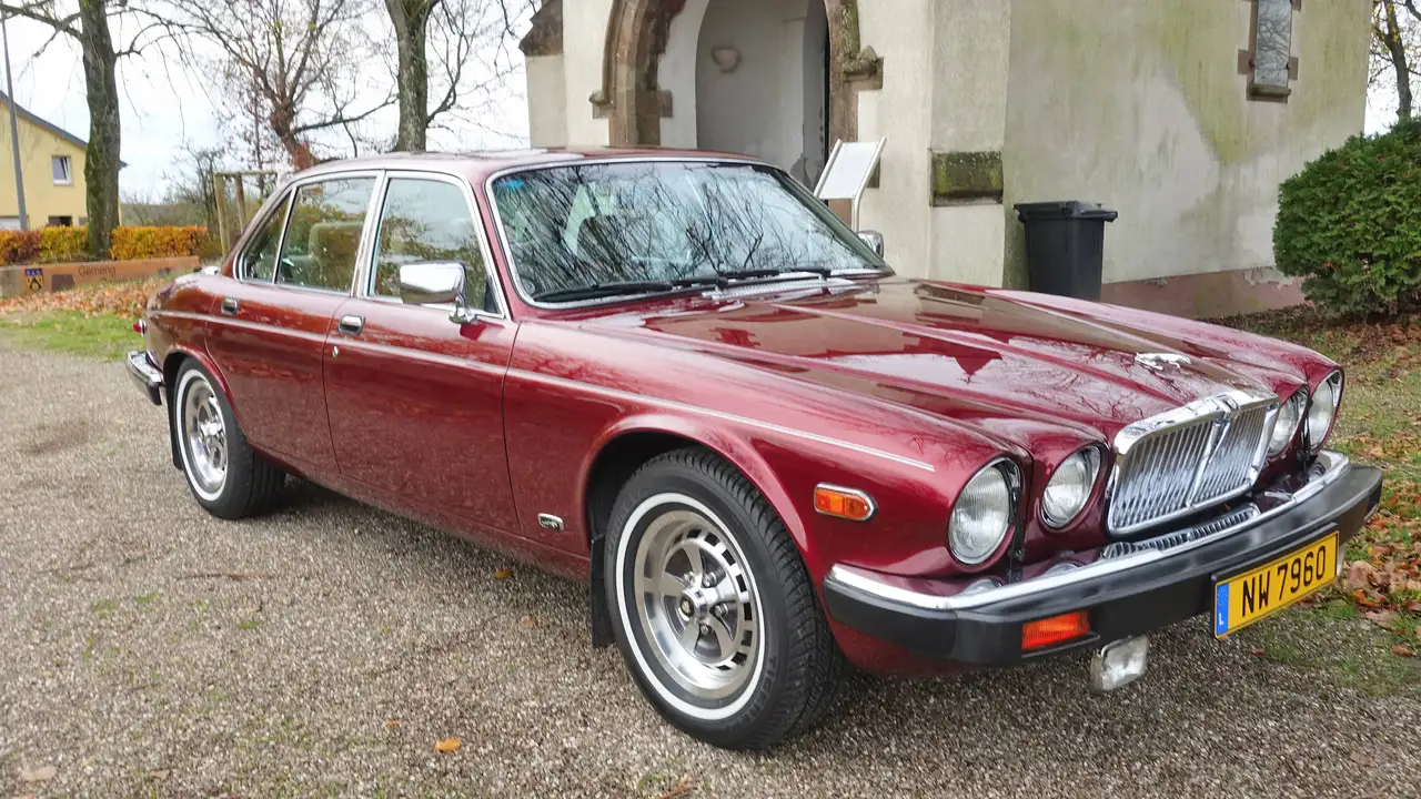 Jaguar XJ12