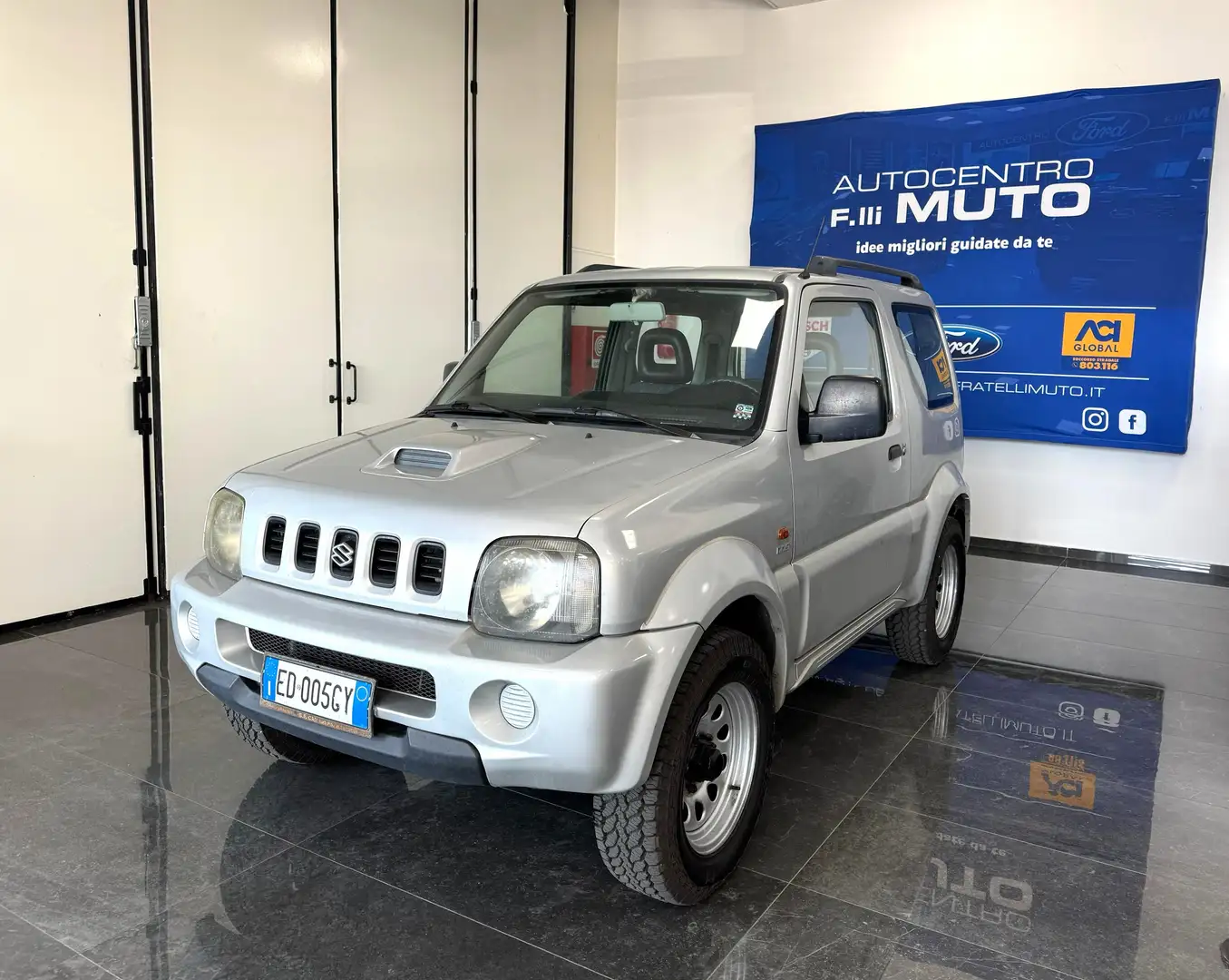 Suzuki Jimny 1.5 ddis td 4wd 4 POSTI Plateado - 1