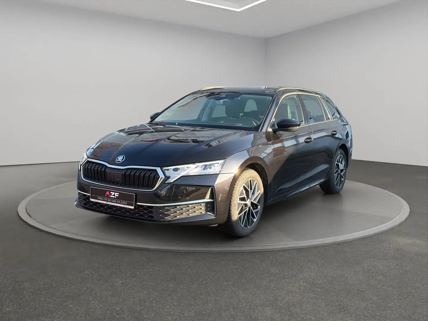 Skoda Octavia Combi 2.0 TDI DSG Selection NAVI+MATRIX- Schwarz - 2