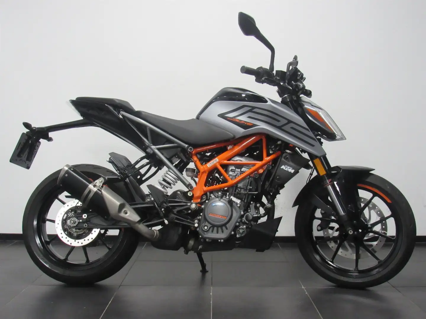 KTM 125 Duke ABS Oranje - 1