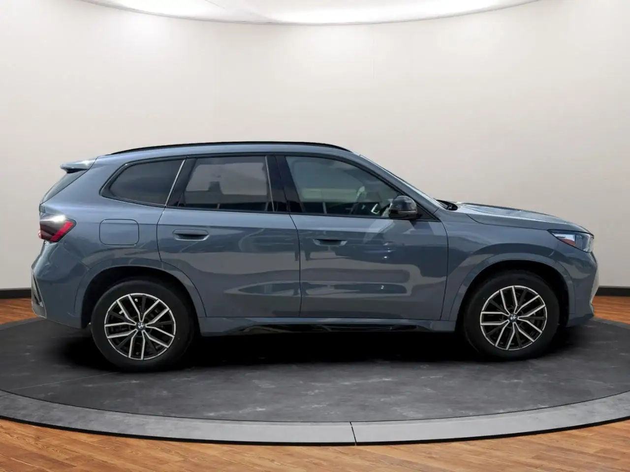 BMW X1 снимка BMW X1