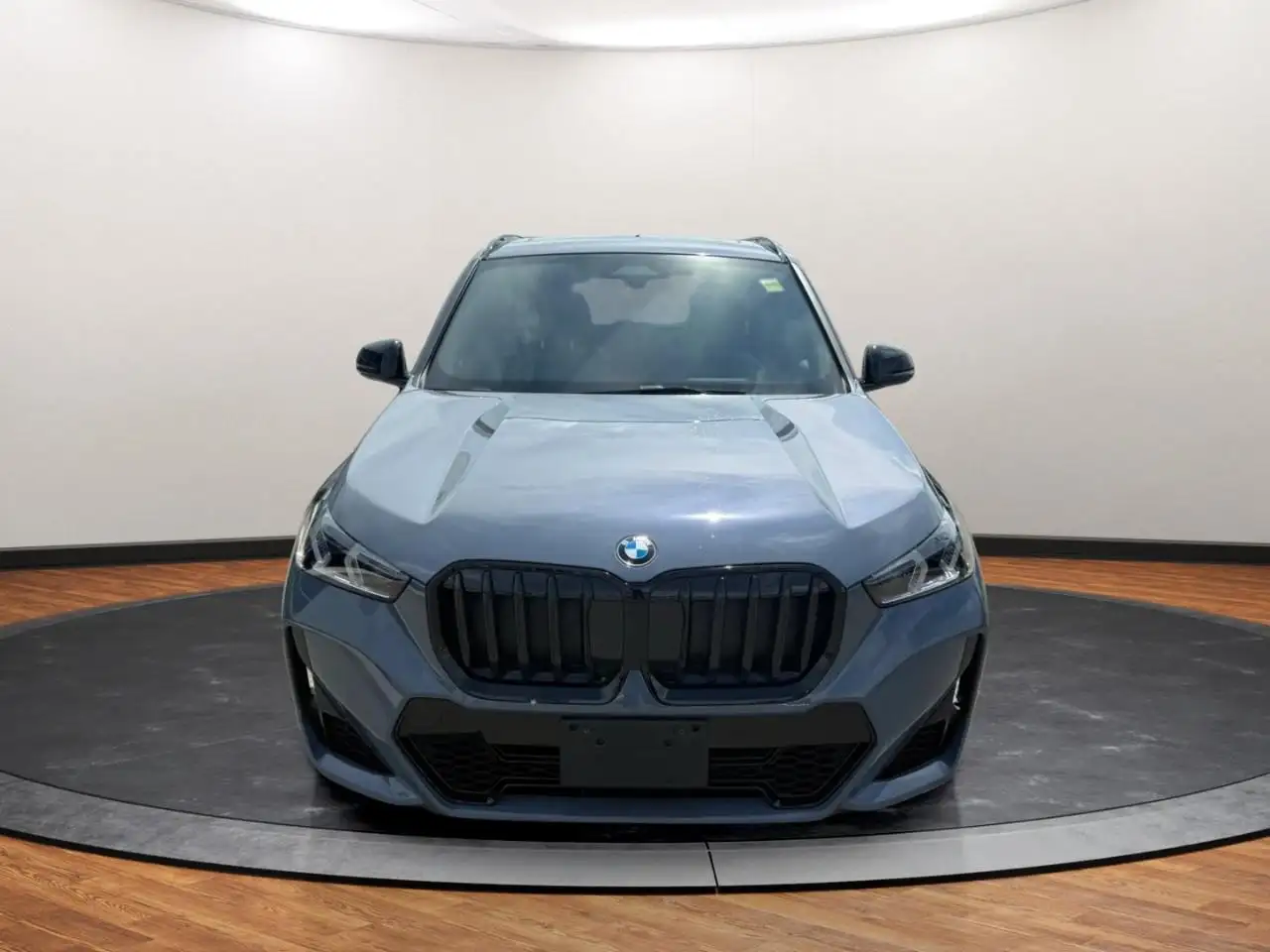 BMW X1 снимка BMW X1