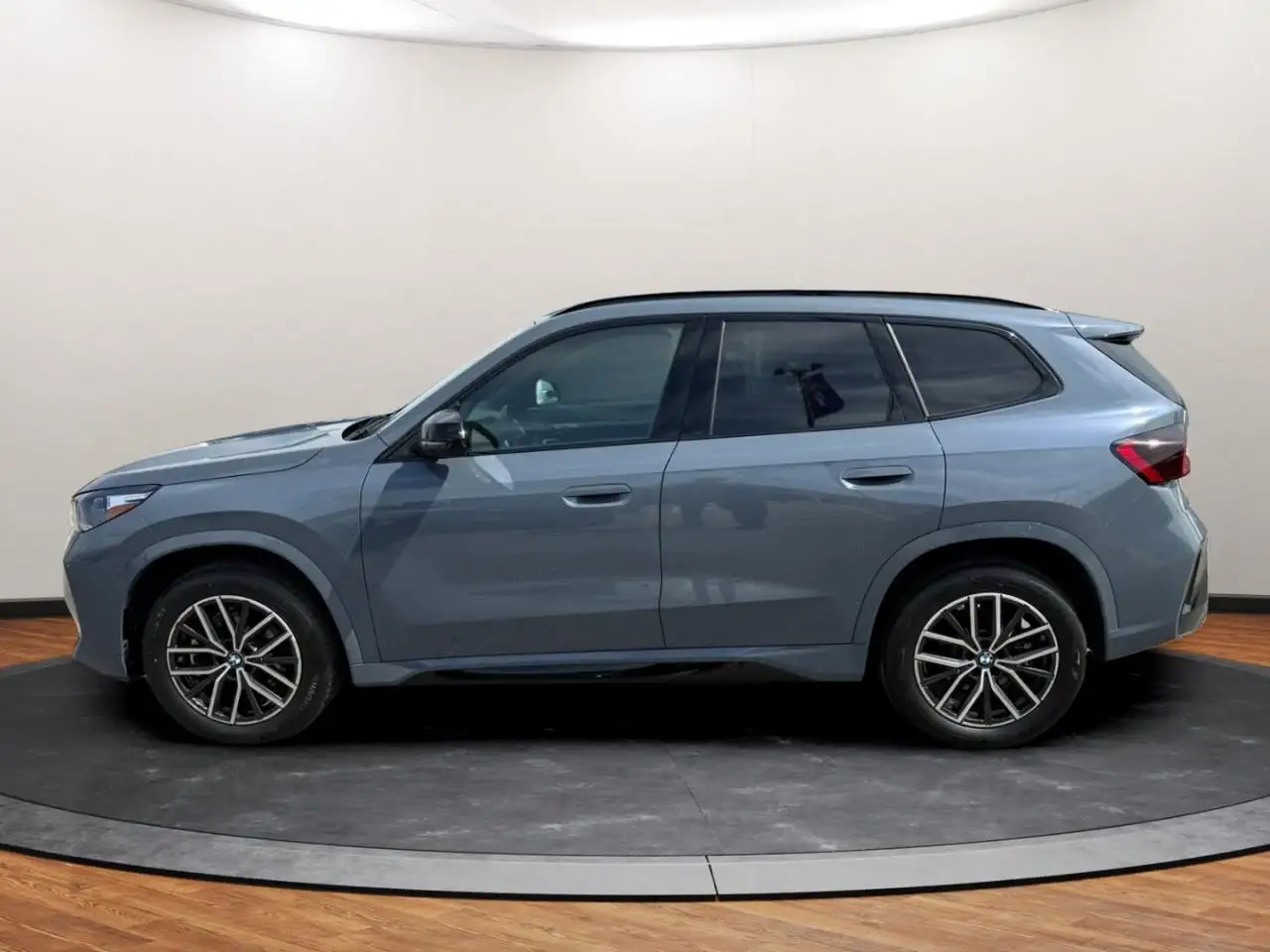 BMW X1 снимка BMW X1